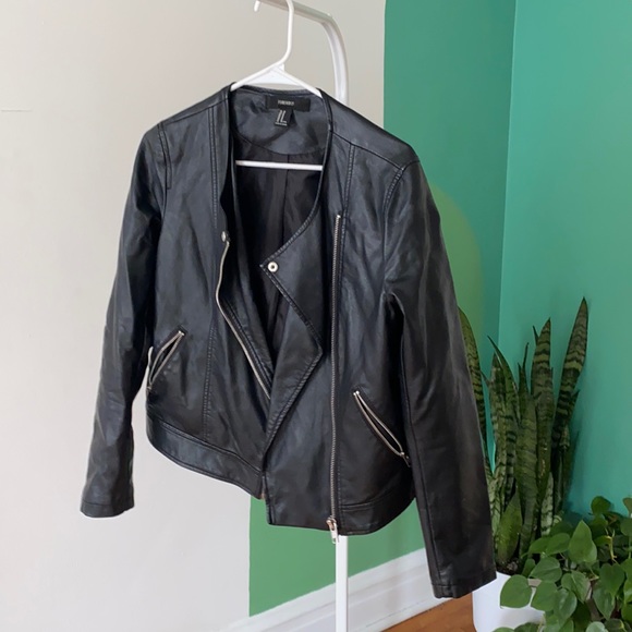 Forever 21 Jackets & Blazers - F21 faux leather jacket size medium